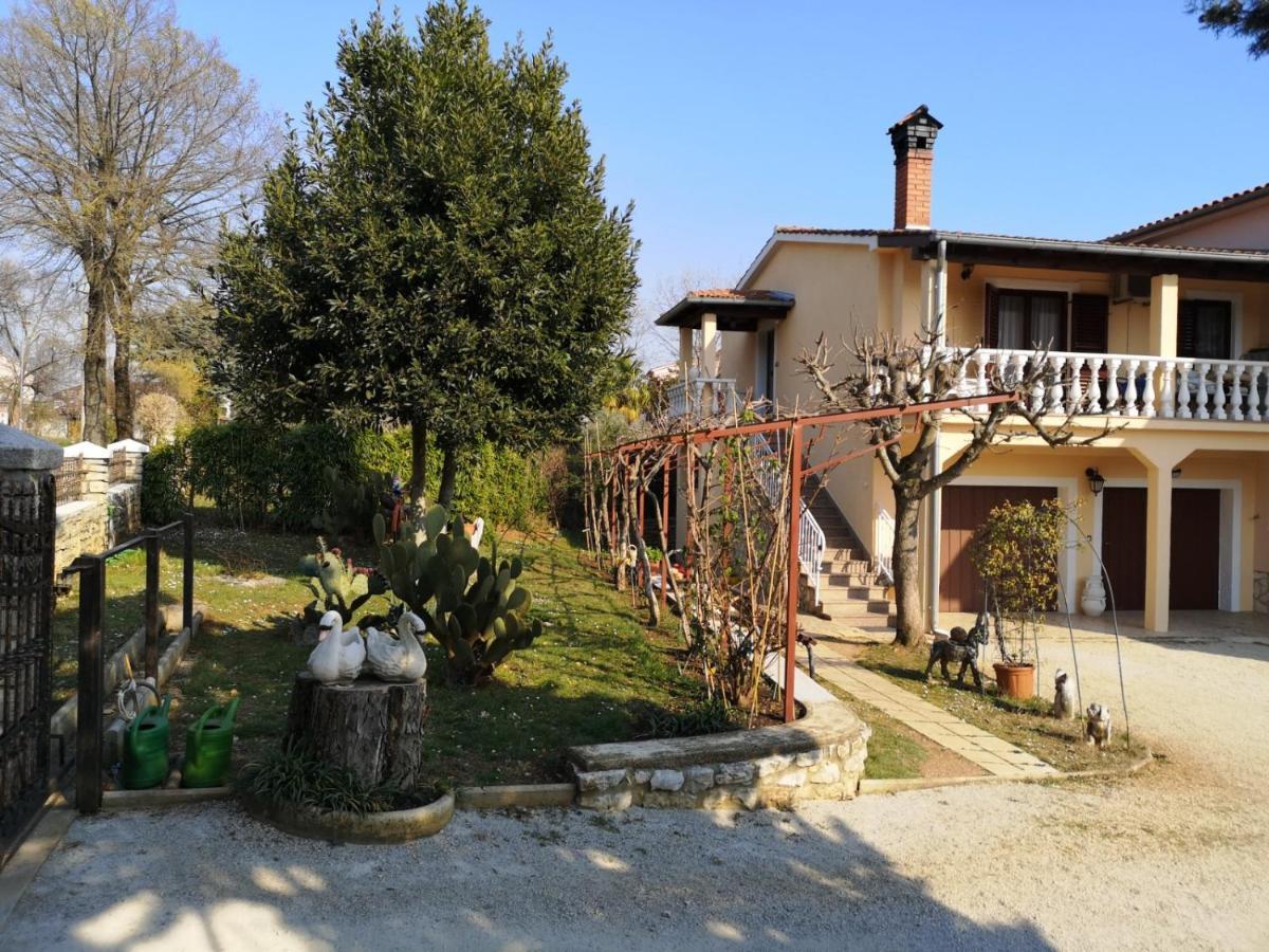 Apartment Poesia Porec Exterior photo