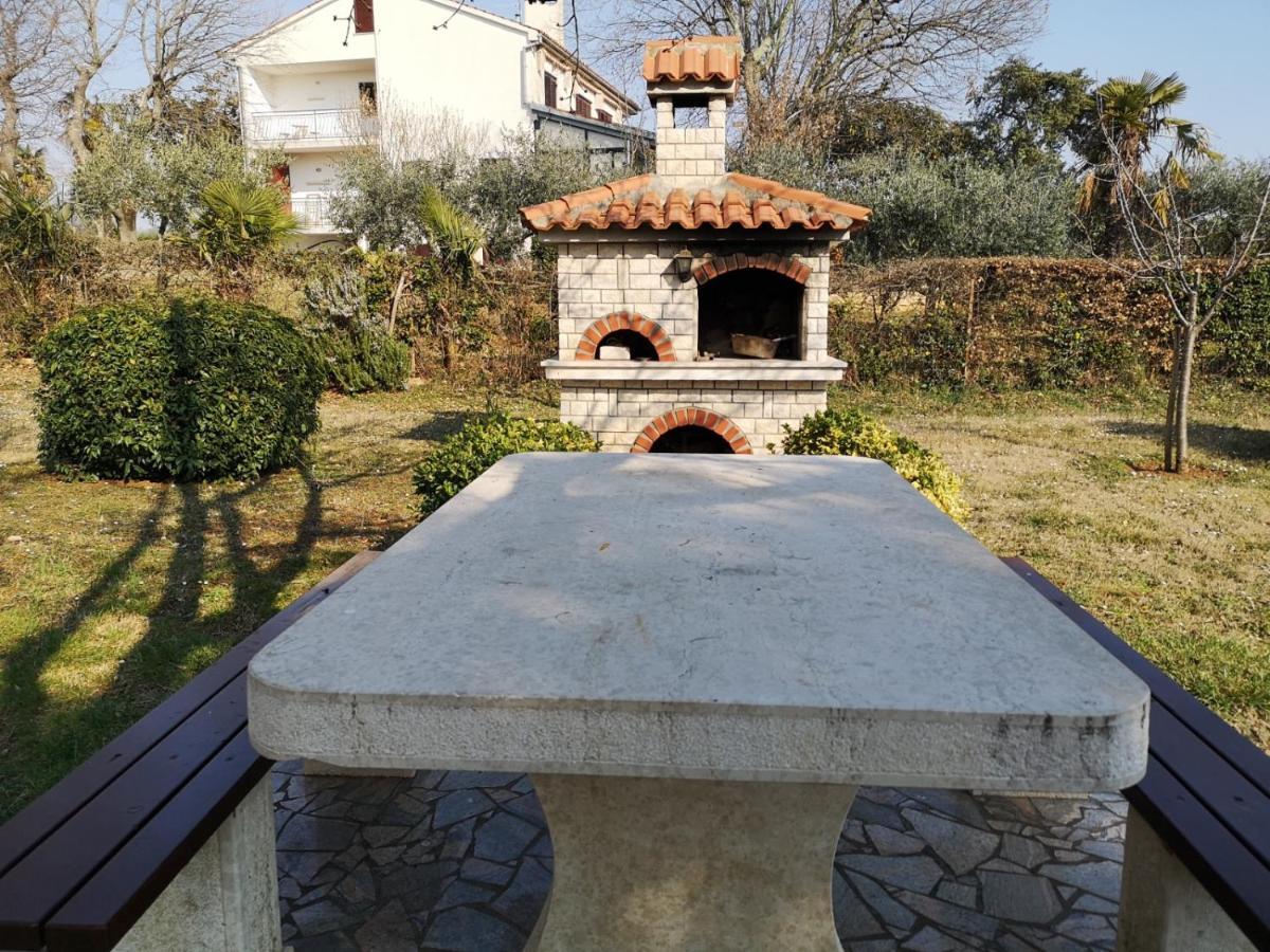 Apartment Poesia Porec Exterior photo